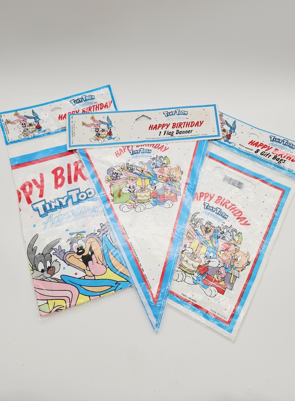 VINTAGE | 1989 Warner Bros Tiny Toon Adventures Happy Birthday set